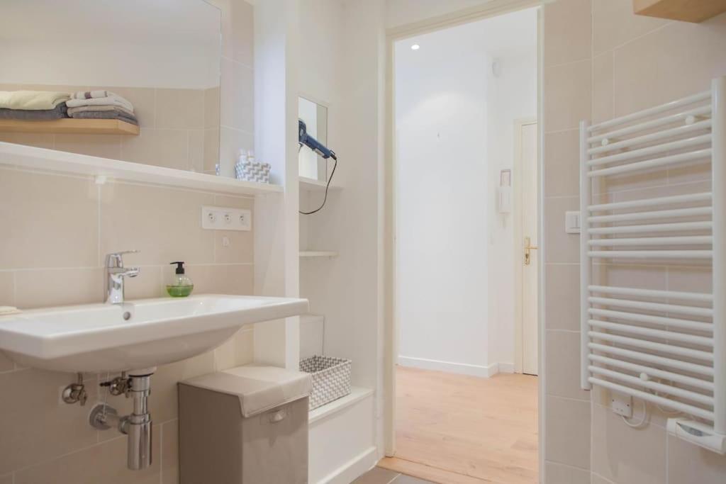 #28 1 Bdr Flat Ac Balcony Hper Central 10Mins To Beach & Old Town 니스 외부 사진