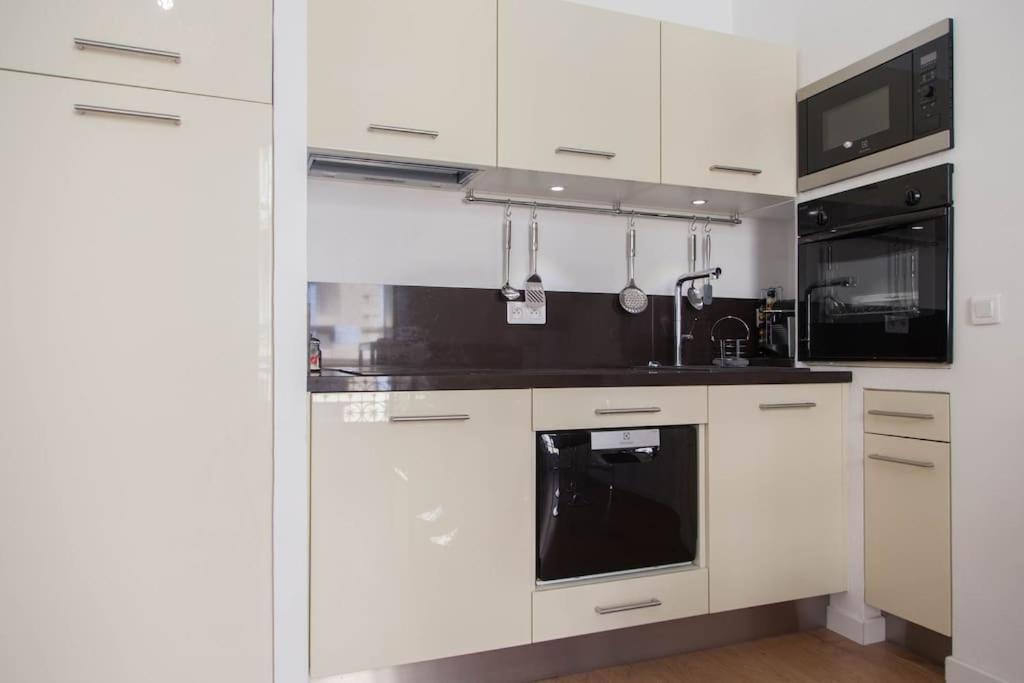 #28 1 Bdr Flat Ac Balcony Hper Central 10Mins To Beach & Old Town 니스 외부 사진