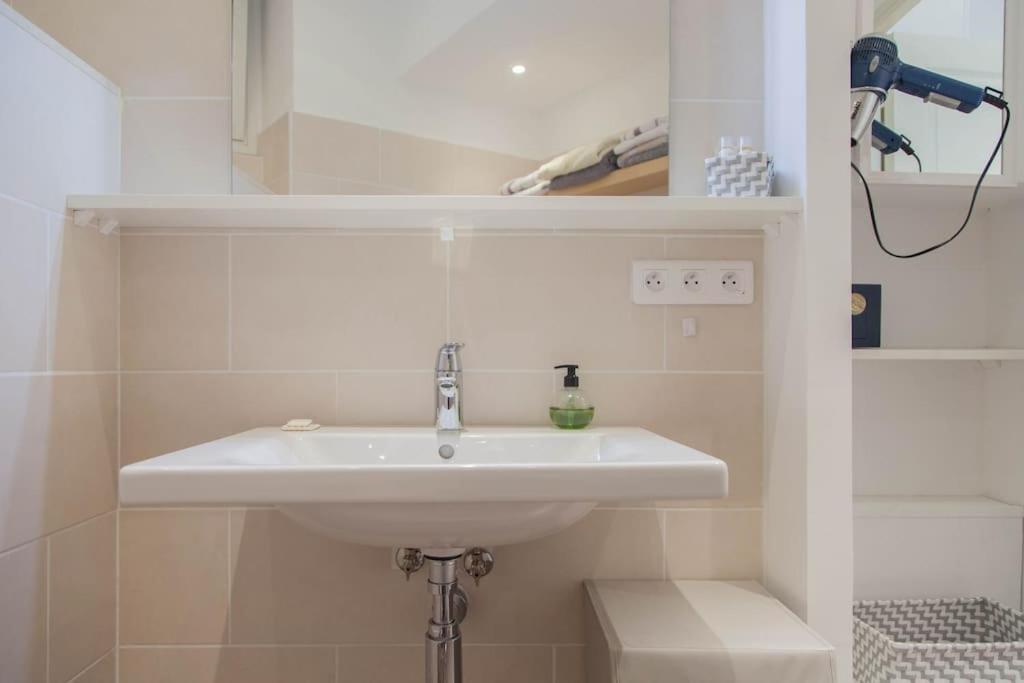 #28 1 Bdr Flat Ac Balcony Hper Central 10Mins To Beach & Old Town 니스 외부 사진