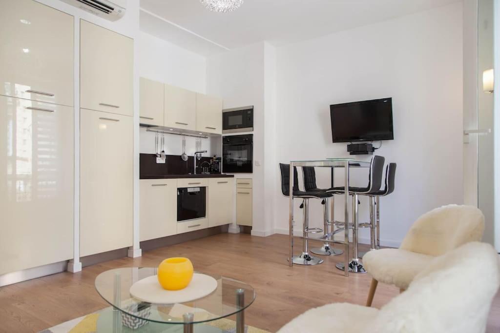 #28 1 Bdr Flat Ac Balcony Hper Central 10Mins To Beach & Old Town 니스 외부 사진